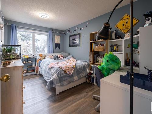 7028 187 Street, Edmonton, AB - Indoor Photo Showing Bedroom