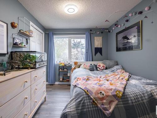 7028 187 Street, Edmonton, AB - Indoor Photo Showing Bedroom