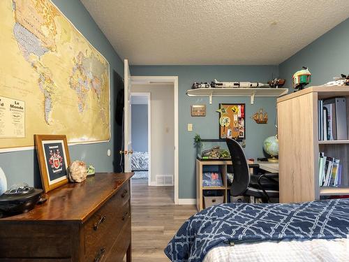 7028 187 Street, Edmonton, AB - Indoor Photo Showing Bedroom