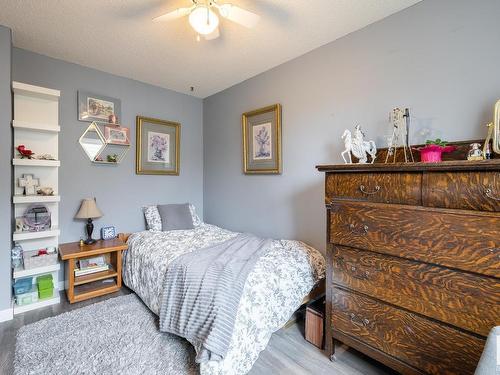 7028 187 Street, Edmonton, AB - Indoor Photo Showing Bedroom