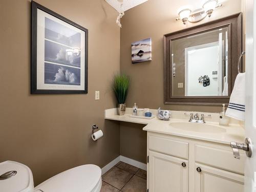 7028 187 Street, Edmonton, AB - Indoor Photo Showing Bathroom