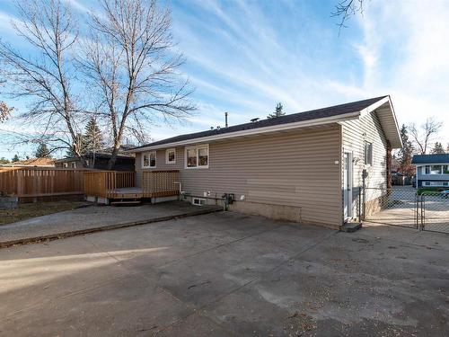 16 Groveland Rd, Sherwood Park, AB 