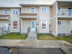 447 DUNLUCE RD NW  Edmonton, AB T5X 4Y5