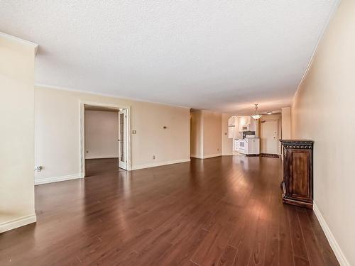 607 10045 117 Street Nw, Edmonton, AB - Indoor