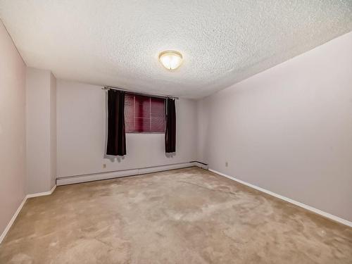 607 10045 117 Street Nw, Edmonton, AB - Indoor Photo Showing Other Room