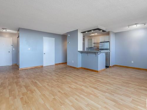 1004 13910 Stony Plain Road, Edmonton, AB - Indoor Photo Showing Kitchen