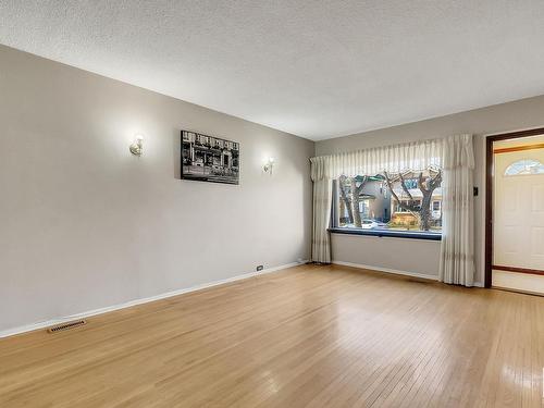 11329 94 Street, Edmonton, AB - Indoor