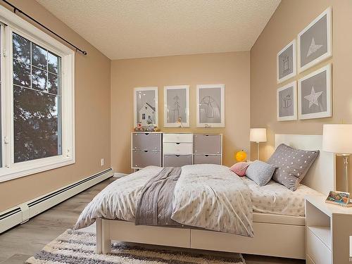 213 13710 150 Avenue, Edmonton, AB - Indoor Photo Showing Bedroom