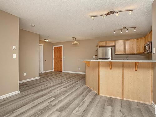 213 13710 150 Avenue, Edmonton, AB - Indoor Photo Showing Kitchen