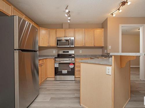 213 13710 150 Avenue, Edmonton, AB - Indoor Photo Showing Kitchen