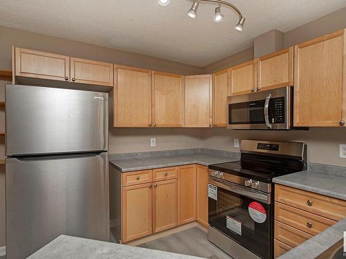 213 13710 150 Avenue, Edmonton, AB - Indoor Photo Showing Kitchen