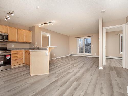 213 13710 150 Avenue, Edmonton, AB - Indoor Photo Showing Kitchen