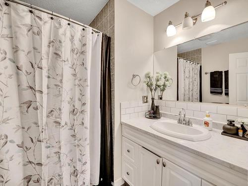 7 Greenfield Estates, St. Albert, AB - Indoor Photo Showing Bathroom