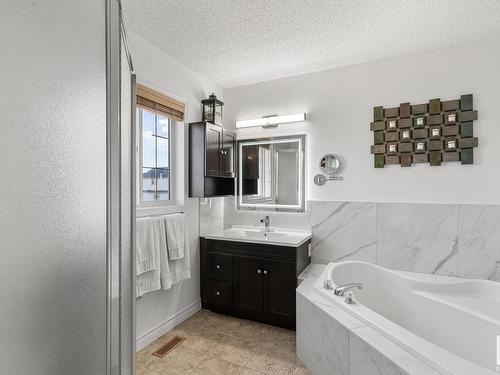 3772 20 Street, Edmonton, AB - Indoor Photo Showing Bathroom