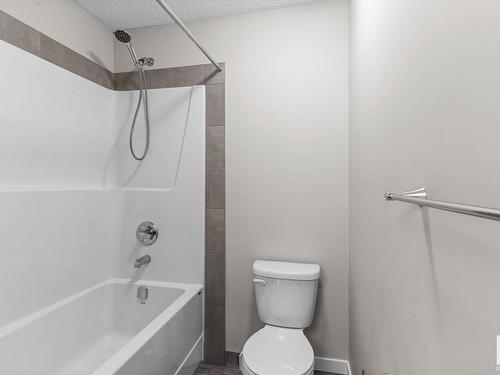 6476 King Wynd, Edmonton, AB - Indoor Photo Showing Bathroom