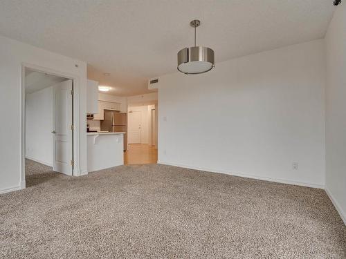 505 10649 Saskatchewan Drive, Edmonton, AB - Indoor