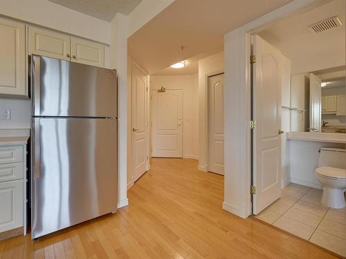 505 10649 Saskatchewan Drive, Edmonton, AB - Indoor Photo Showing Kitchen