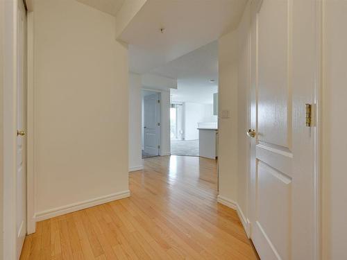 505 10649 Saskatchewan Drive, Edmonton, AB - Indoor Photo Showing Other Room