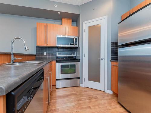 402 10504 99 Avenue, Edmonton, AB - Indoor Photo Showing Kitchen With Stainless Steel Kitchen