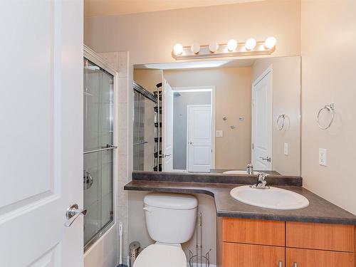 402 10504 99 Avenue, Edmonton, AB - Indoor Photo Showing Bathroom