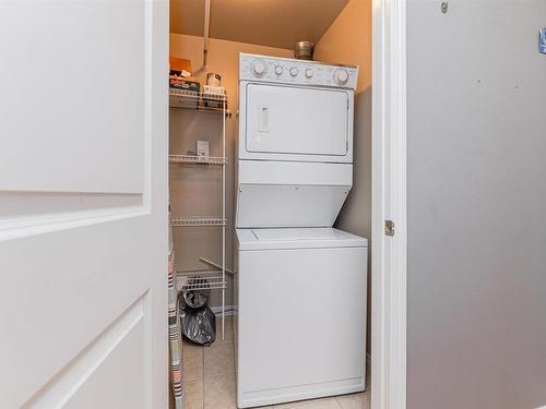 402 10504 99 Avenue, Edmonton, AB - Indoor Photo Showing Laundry Room