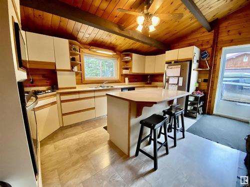 21344 Sec Hwy 617, Rural Camrose County, AB - Indoor Photo Showing Kitchen