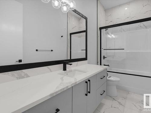 6722 Crawford Way, Edmonton, AB - Indoor Photo Showing Bathroom