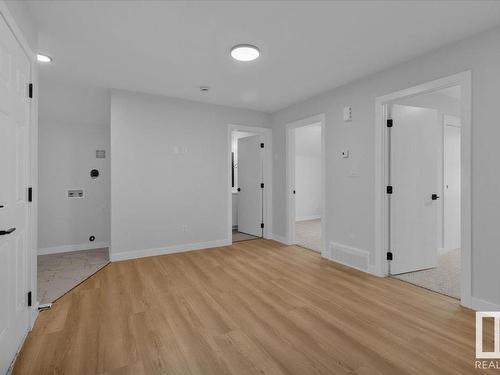 6722 Crawford Way, Edmonton, AB - Indoor Photo Showing Other Room