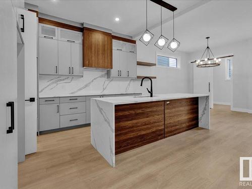 6722 Crawford Way, Edmonton, AB - Indoor Photo Showing Kitchen