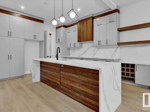 6722 Crawford Way, Edmonton, AB - Indoor Photo Showing Kitchen