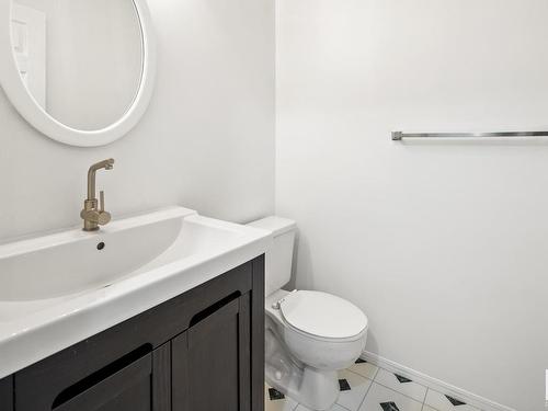 23 9630 176 Street, Edmonton, AB - Indoor Photo Showing Bathroom