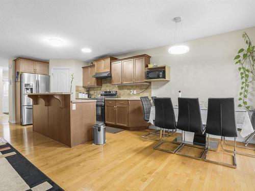 2631 29 Street, Edmonton, AB - Indoor Photo Showing Kitchen