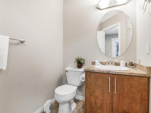 2631 29 Street, Edmonton, AB - Indoor Photo Showing Bathroom