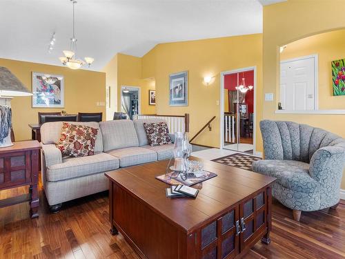 13 920 119 Street, Edmonton, AB - Indoor Photo Showing Living Room