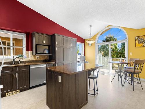 13 920 119 Street, Edmonton, AB - Indoor Photo Showing Kitchen