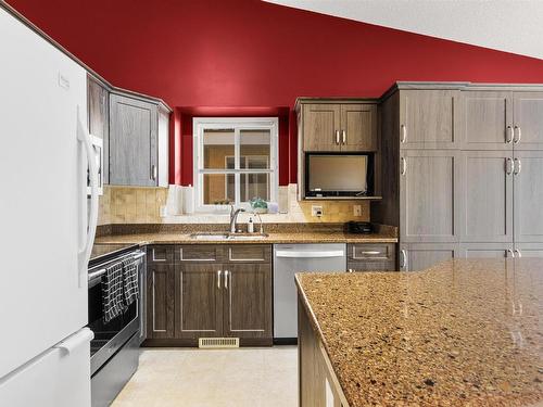 13 920 119 Street, Edmonton, AB - Indoor Photo Showing Kitchen