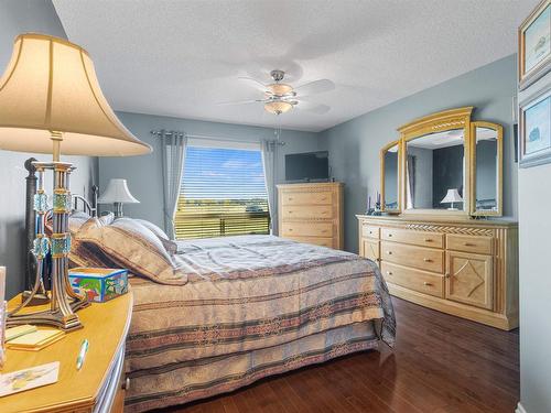 13 920 119 Street, Edmonton, AB - Indoor Photo Showing Bedroom