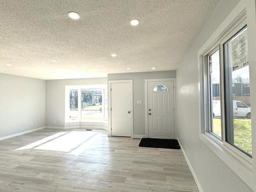 500 Dunluce Road, Edmonton, AB - Indoor Photo Showing Other Room