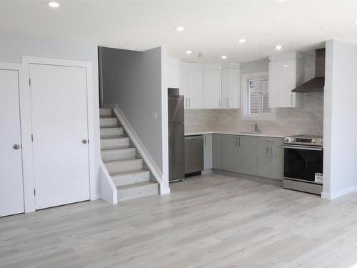 500 Dunluce Road, Edmonton, AB - Indoor Photo Showing Kitchen With Upgraded Kitchen