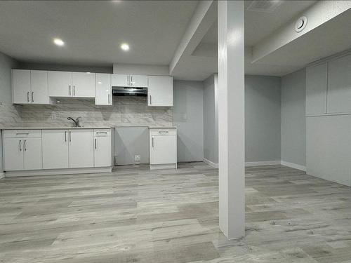 500 Dunluce Road, Edmonton, AB - Indoor Photo Showing Kitchen