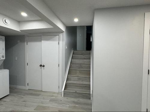 500 Dunluce Road, Edmonton, AB - Indoor Photo Showing Laundry Room