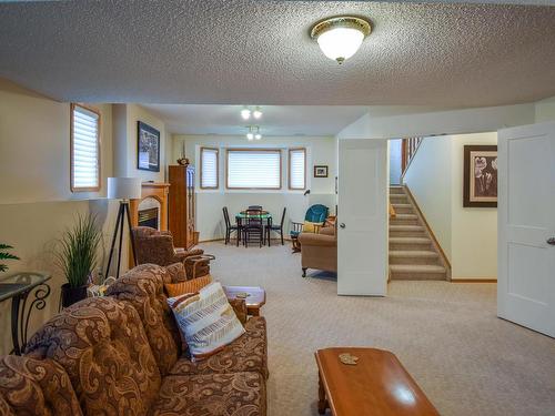 1 Fieldstone Cl, Spruce Grove, AB 