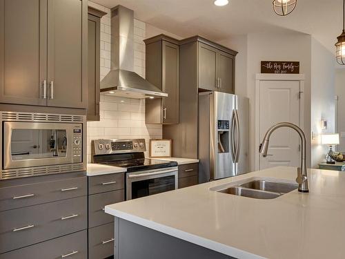 17832 59 Street, Edmonton, AB - Indoor Photo Showing Kitchen With Double Sink With Upgraded Kitchen