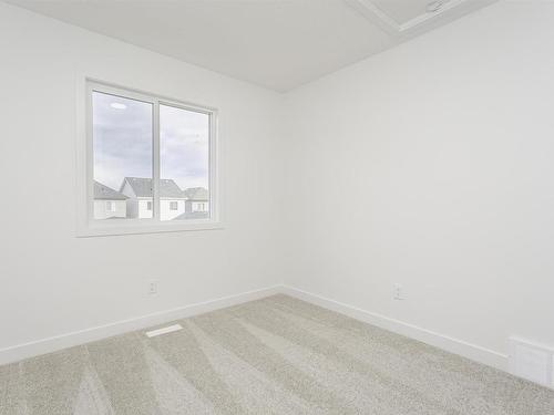 9530 Carson Bend, Edmonton, AB - Indoor Photo Showing Other Room