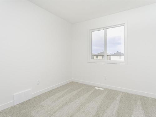 9530 Carson Bend, Edmonton, AB - Indoor Photo Showing Other Room