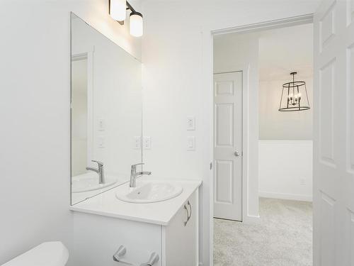 9530 Carson Bend, Edmonton, AB - Indoor Photo Showing Bathroom