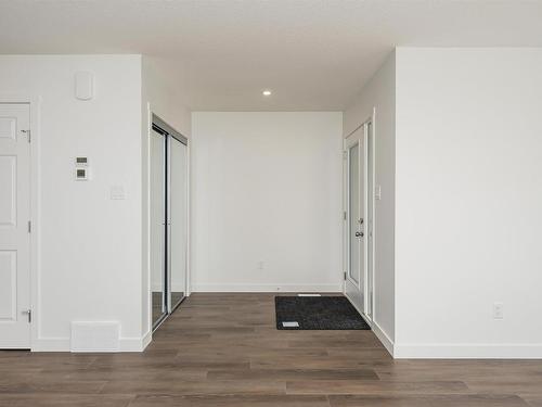 9554 Carson Bend, Edmonton, AB - Indoor Photo Showing Other Room