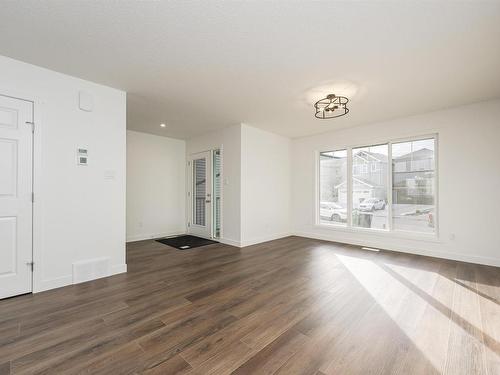 9554 Carson Bend, Edmonton, AB - Indoor