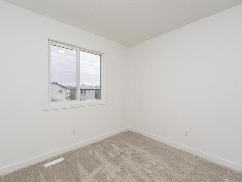 9554 Carson Bend, Edmonton, AB - Indoor Photo Showing Other Room