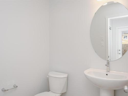 9564 Carson Bend, Edmonton, AB - Indoor Photo Showing Bathroom